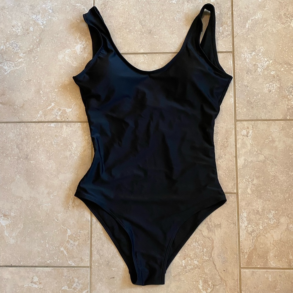 Sexy high leg cut one piece bathing suit